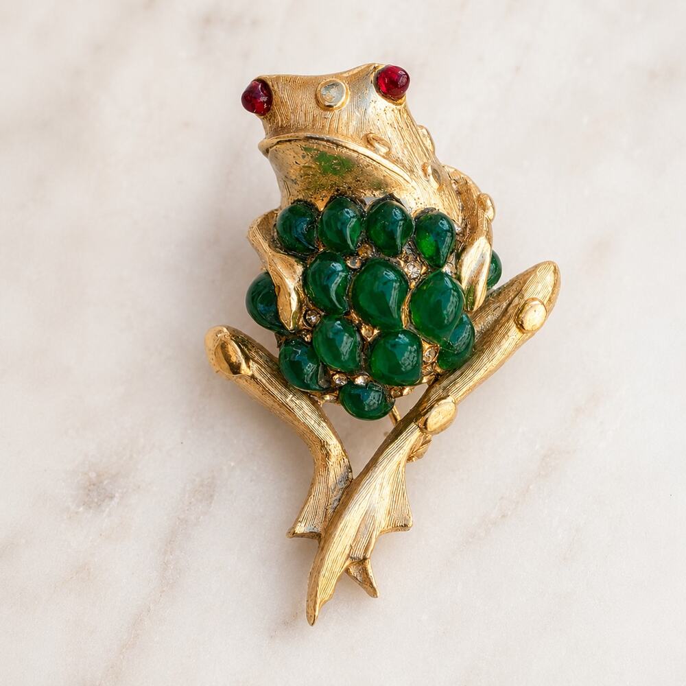 Rare Hattie Carnegie Frog Brooch Gold Tone Green Cabochon Rhinestone Vintage